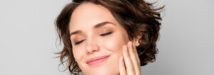 A picture of a ladies face.